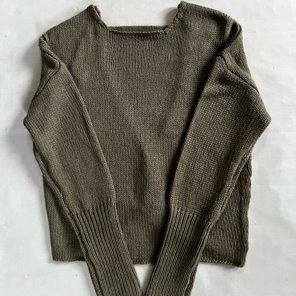 Francesca’s Twist Back Long Sleeve Sweater – Olive Green – Size XS - Picture 1 of 3